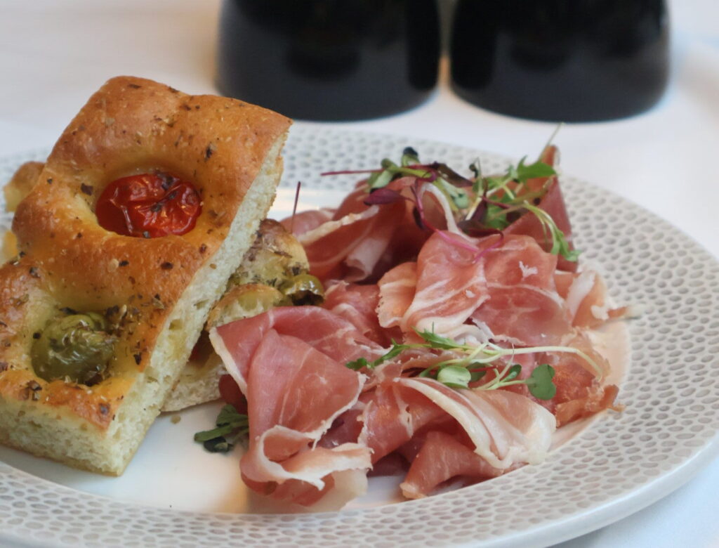 Cicchetti Focaccia e Prosciutto Di Parma